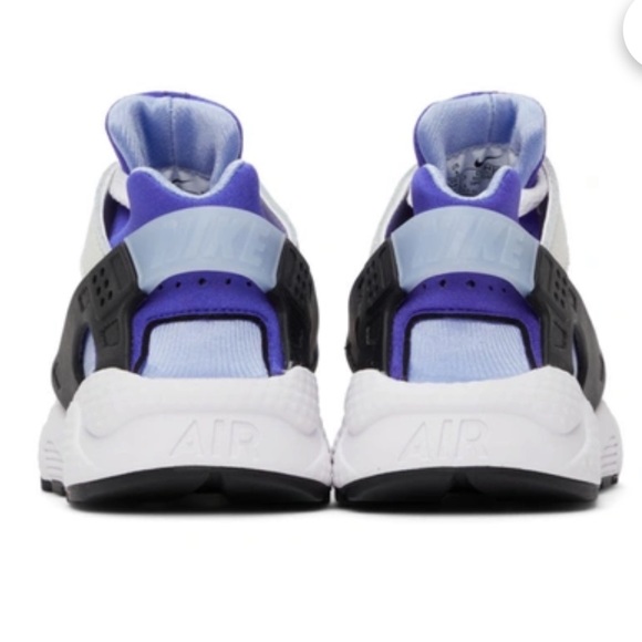 NWT Nike Air Huarache Women’s Sneakers - Picture 5 of 9